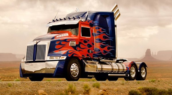 Transformers 4   Michael Bay Optimus Prime From Western Star Vehicle Image (9 of 11)